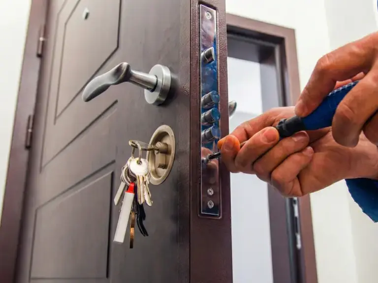 Porta blindada em Betim – instalação e manutenção